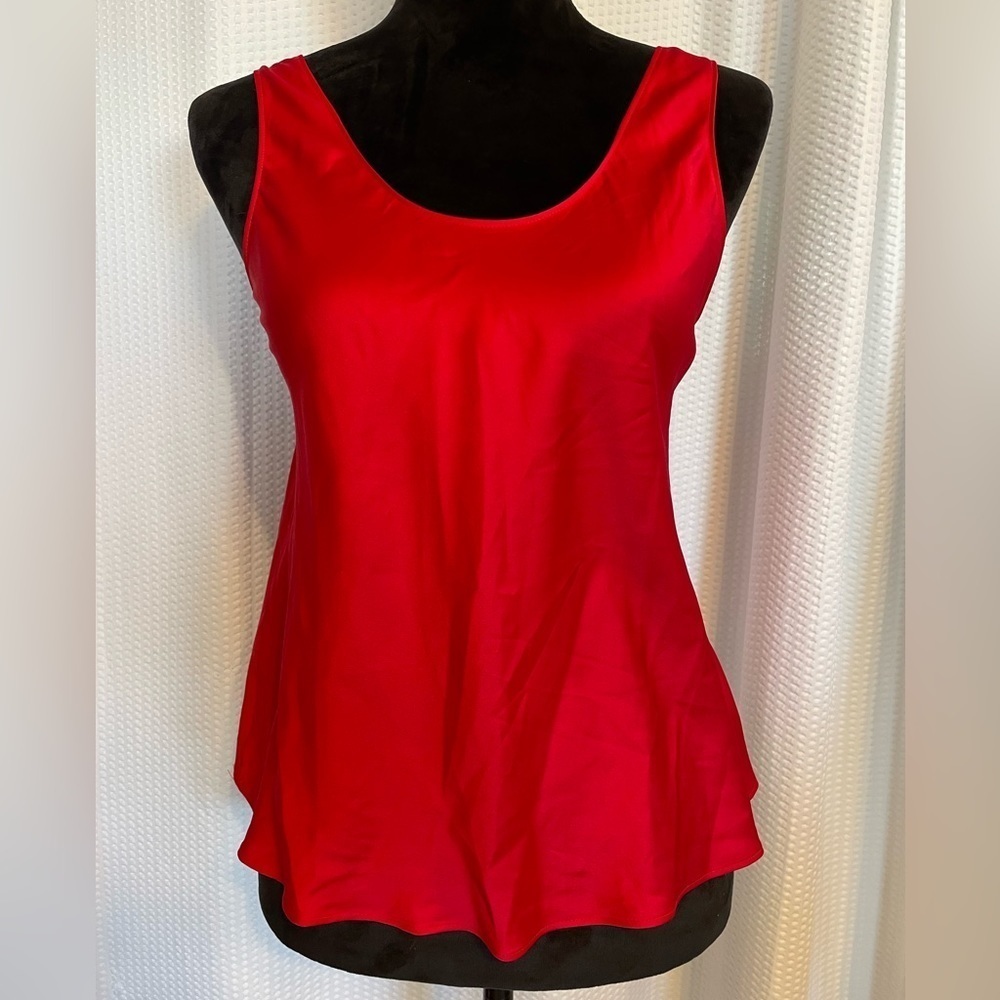 Victoria’s Secret red sleeveless sleep shirt size small NWT